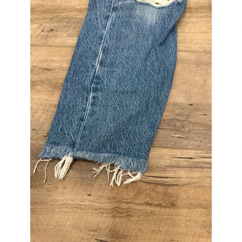 Levis Premium Wedgie Straight Distressed Jeans Medium Wash Raw Step Hem 25 34964